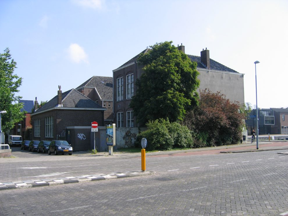 Kop Beatrixstraat met op de hoek School 7